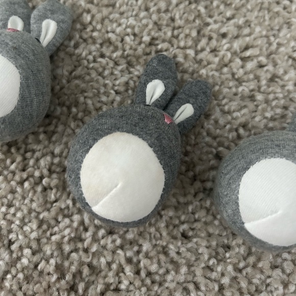 Lovevery Baby Bunny Rabbits  in a Mint Green Felt Burrow Nest with Handle - Picture 5 of 9